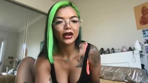 Snapshot of akirazayy chatting on 12/03/25, 05:15 Akira Zay online show from 12/03/25, 05:15