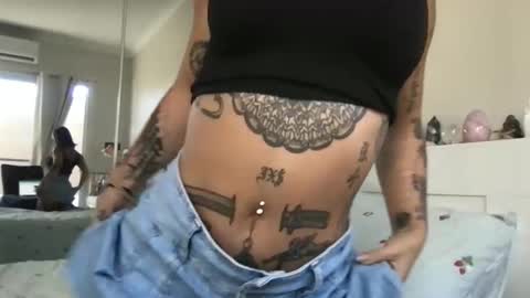 Snapshot of akirazayy chatting on 01/08/26, 09:17 Akira Zay online show from 01/08/26, 09:17