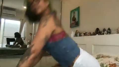 Snapshot of akirazayy chatting on 01/13/26, 10:48 Akira Zay online show from 01/13/26, 10:48