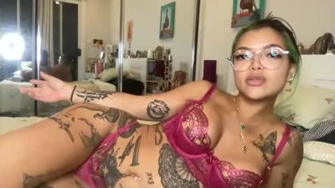 Snapshot of akirazayy chatting on 02/02/26, 10:47 Akira Zay online show from 02/02/26, 10:47