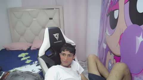 Snapshot of akyra_latin chatting on 01/19/26, 03:27 Akyra latin online show from 01/19/26, 03:27