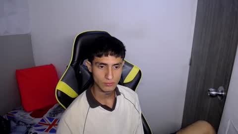 Snapshot of akyra_latin chatting on 02/23/26, 04:59 Akyra latin online show from 02/23/26, 04:59