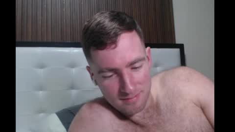 Snapshot of al3xzanderth3gr3at chatting on 01/11/25, 02:58 Alex online show from 01/11/25, 02:58