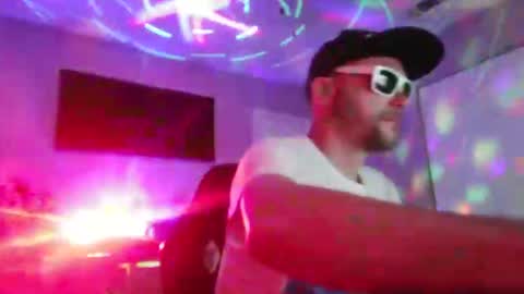 Snapshot of alabamacrazy85 chatting on 01/10/26, 09:44 alabamacrazy85 online show from 01/10/26, 09:44