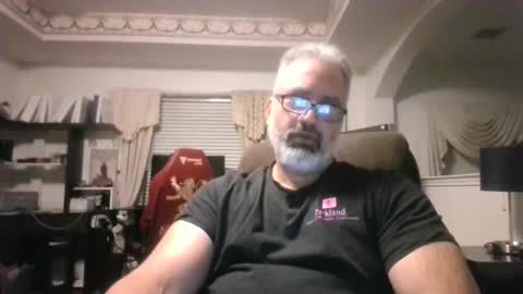 Snapshot of aladdin31673 chatting on 02/04/26, 01:11 aladdin31673 online show from 02/04/26, 01:11