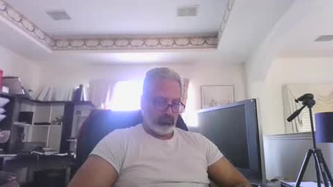 Snapshot of aladdin31673 chatting on 03/01/26, 09:06 aladdin31673 online show from 03/01/26, 09:06
