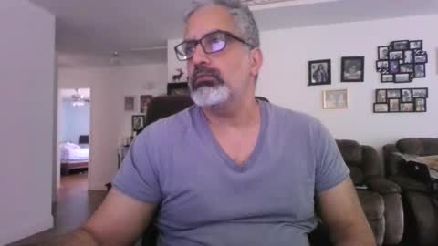 Snapshot of aladdin31673 chatting on 05/10/26, 02:22 aladdin31673 online show from 05/10/26, 02:22