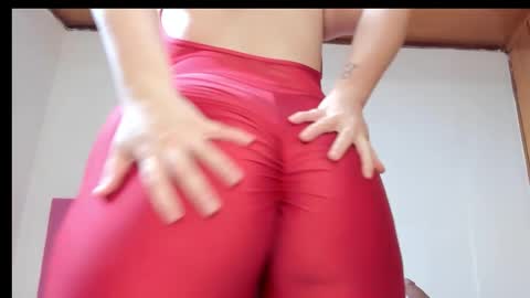 Snapshot of alahia66 chatting on 12/21/25, 01:07 alahia66 online show from 12/21/25, 01:07