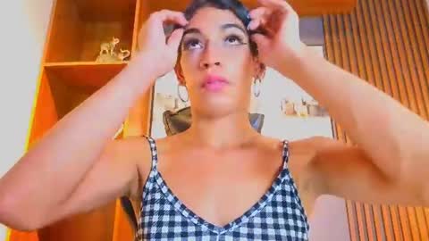 Snapshot of alahia__rodriguez chatting on 06/18/26, 07:51 Alahia Rodriguez online show from 06/18/26, 07:51