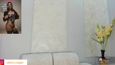 Snapshot of alahia_dangelo_ chatting on 05/15/26, 05:53 ALAHIA online show from 05/15/26, 05:53