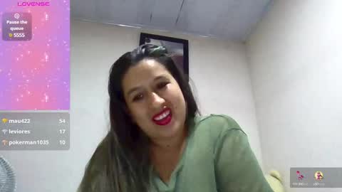 Snapshot of alahia_fox chatting on 01/10/25, 06:09 alahia online show from 01/10/25, 06:09