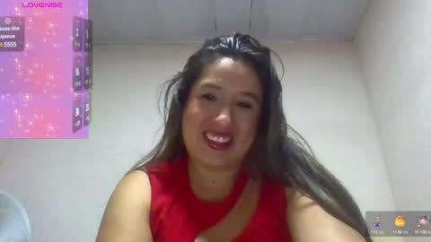 Snapshot of alahia_fox chatting on 01/19/25, 12:17 alahia online show from 01/19/25, 12:17