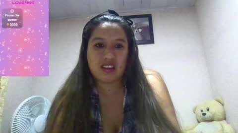 Snapshot of alahia_fox chatting on 01/21/25, 03:26 alahia online show from 01/21/25, 03:26