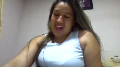 Snapshot of alahia_fox chatting on 03/03/25, 05:20 alahia online show from 03/03/25, 05:20