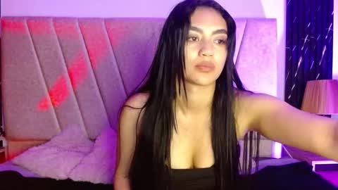 Snapshot of alahia_sweet_official chatting on 10/01/25, 10:38 Alahia sweet official online show from 10/01/25, 10:38