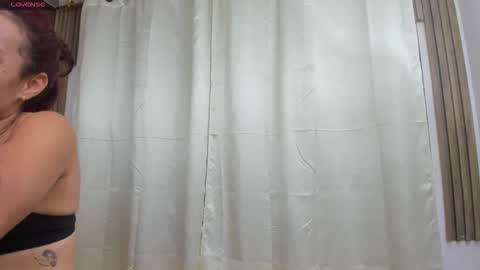 Snapshot of alahiaevanss chatting on 05/05/26, 03:03 AlahiaEvanss online show from 05/05/26, 03:03
