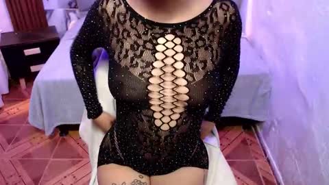 Snapshot of alaia_blue1 chatting on 10/14/25, 01:34 alaia_blue1 online show from 10/14/25, 01:34