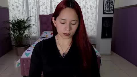 Alaia Skater online show from 11/28/25, 07:05