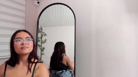 Snapshot of alaia_soto chatting on 03/05/25, 11:27 alaia_soto online show from 03/05/25, 11:27