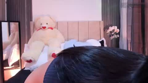 Snapshot of alaiasmile_ chatting on 07/24/26, 03:54 online show from 07/24/26, 03:54
