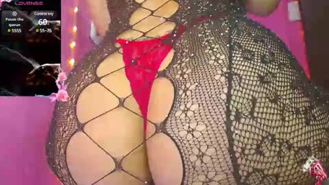 Snapshot of alaiia_rosse chatting on 03/11/25, 01:37  Alaiia  online show from 03/11/25, 01:37