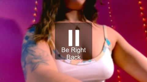 Snapshot of alaiia_rosse chatting on 02/17/26, 01:51 Alaiia online show from 02/17/26, 01:51