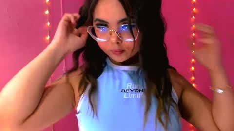 Snapshot of alaiia_rosse chatting on 03/27/26, 11:32 Alaiia online show from 03/27/26, 11:32