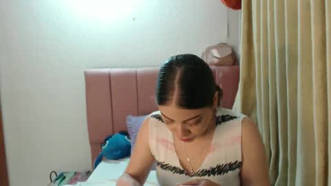 Snapshot of alaina_blessed chatting on 10/04/25, 11:36 alaina_blessed online show from 10/04/25, 11:36
