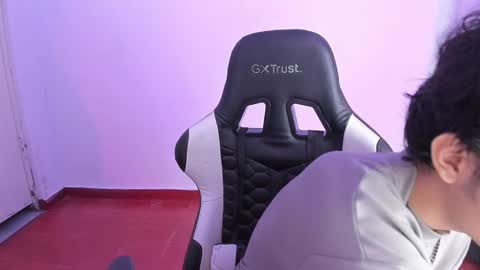 Snapshot of alan18n chatting on 02/13/25, 03:50 alan18n online show from 02/13/25, 03:50