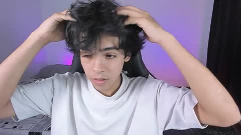 Snapshot of alan18n chatting on 11/21/25, 05:00 alan18n online show from 11/21/25, 05:00