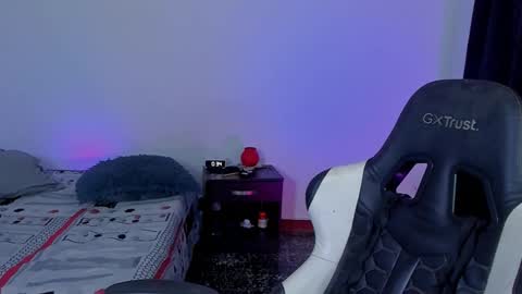 Snapshot of alan18n chatting on 11/23/25, 03:06 alan18n online show from 11/23/25, 03:06