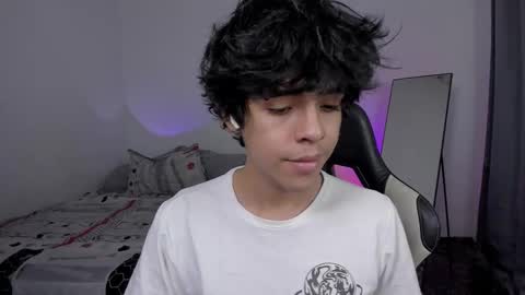 Snapshot of alan18n chatting on 02/26/26, 03:44 alan18n online show from 02/26/26, 03:44