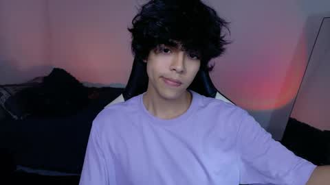 Snapshot of alan18n chatting on 05/19/26, 01:00 alan18n online show from 05/19/26, 01:00