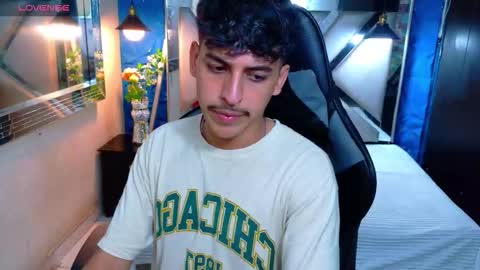 Snapshot of alan_del_reyy chatting on 02/26/26, 02:32 alan del reyy online show from 02/26/26, 02:32