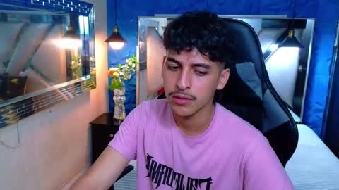 Snapshot of alan_del_reyy chatting on 02/27/26, 02:44 alan del reyy online show from 02/27/26, 02:44