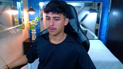 Snapshot of alan_del_reyy chatting on 03/06/26, 02:35 alan del reyy online show from 03/06/26, 02:35