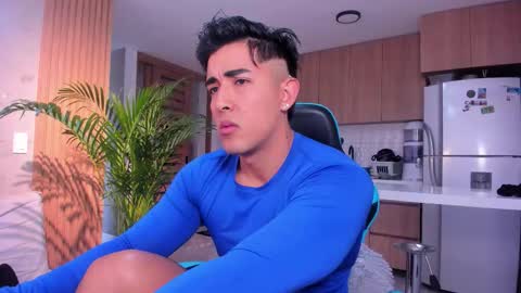 Snapshot of alan_greek_1 chatting on 01/12/26, 01:27 Alan greek online show from 01/12/26, 01:27