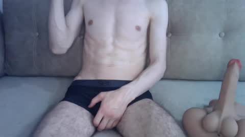 Snapshot of alan_mil chatting on 06/08/26, 01:39 alan_mil online show from 06/08/26, 01:39