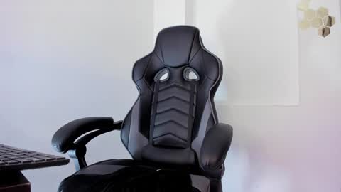 Snapshot of alan_muscle chatting on 01/23/25, 08:46 Alan online show from 01/23/25, 08:46