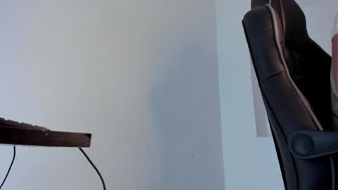 Snapshot of alan_muscle chatting on 02/03/25, 05:18 Alan online show from 02/03/25, 05:18