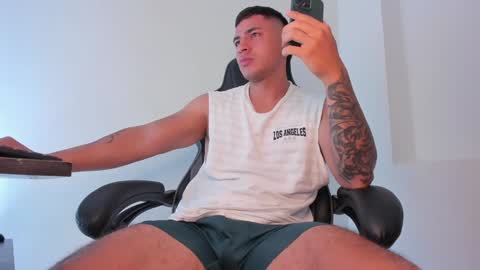 Snapshot of alan_muscle chatting on 02/07/25, 07:06 Alan online show from 02/07/25, 07:06