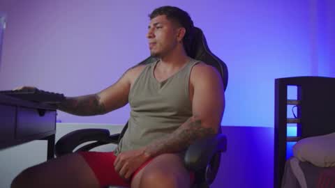 Snapshot of alan_muscle chatting on 11/15/25, 05:49 Alan online show from 11/15/25, 05:49