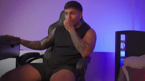 Snapshot of alan_muscle chatting on 11/20/25, 07:30 Alan online show from 11/20/25, 07:30