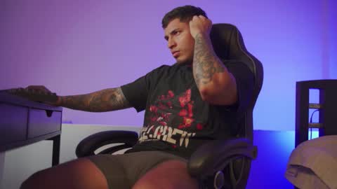 Snapshot of alan_muscle chatting on 01/19/26, 06:17 Alan online show from 01/19/26, 06:17