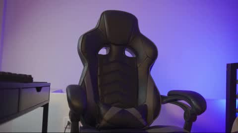 Snapshot of alan_muscle chatting on 02/26/26, 06:23 Alan online show from 02/26/26, 06:23