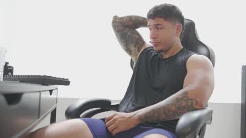 Snapshot of alan_muscle chatting on 03/06/26, 03:30 Alan online show from 03/06/26, 03:30