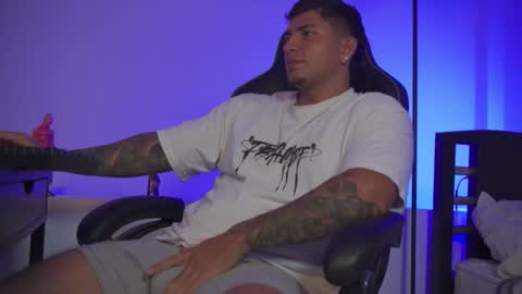 Snapshot of alan_muscle chatting on 03/08/26, 10:46 Alan online show from 03/08/26, 10:46