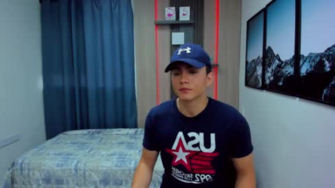 Snapshot of alan_nd_kevin chatting on 01/26/25, 11:39 Alan  Kevin can we reach 100 thumbs up please guys  online show from 01/26/25, 11:39