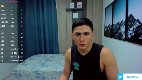 Snapshot of alan_nd_kevin chatting on 03/08/25, 11:37 Alan  Kevin can we reach 100 thumbs up please guys  online show from 03/08/25, 11:37