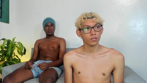 Snapshot of alan_scot chatting on 12/10/24, 11:08 Alan and Criss - WE JUST FRIENDS WITH BENEFITS BOTH VERS online show from 12/10/24, 11:08